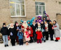 Новогоднее представление для детей в Лужской больнице